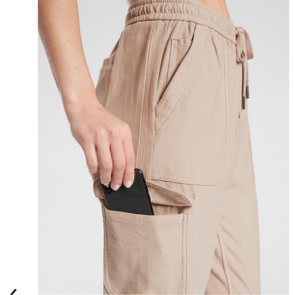 Athleta tan Farralon cargo crop pants size 4 - Picture 3 of 6